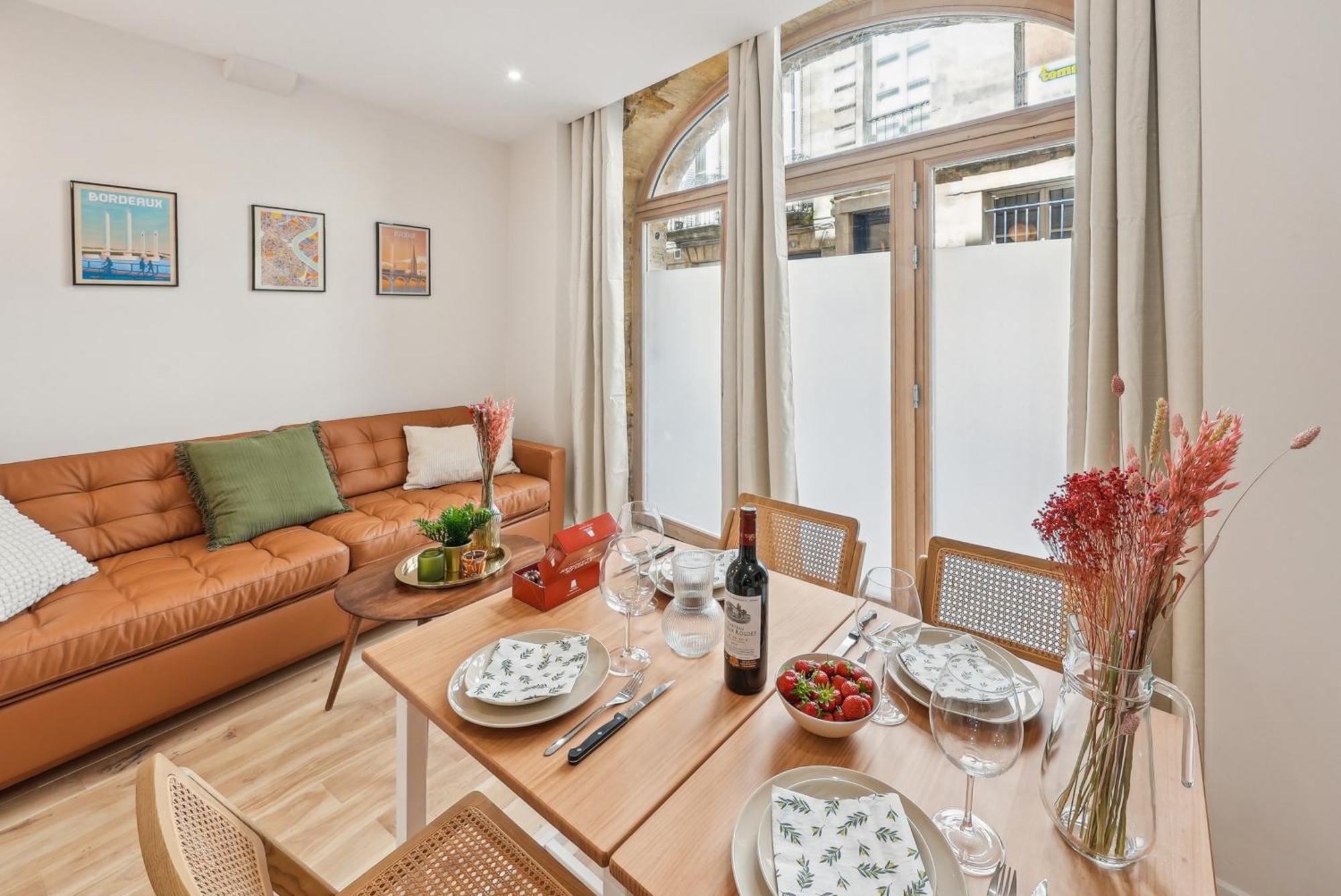 Lavie Maison Central & Hot Tub Bordeaux Bagian luar foto