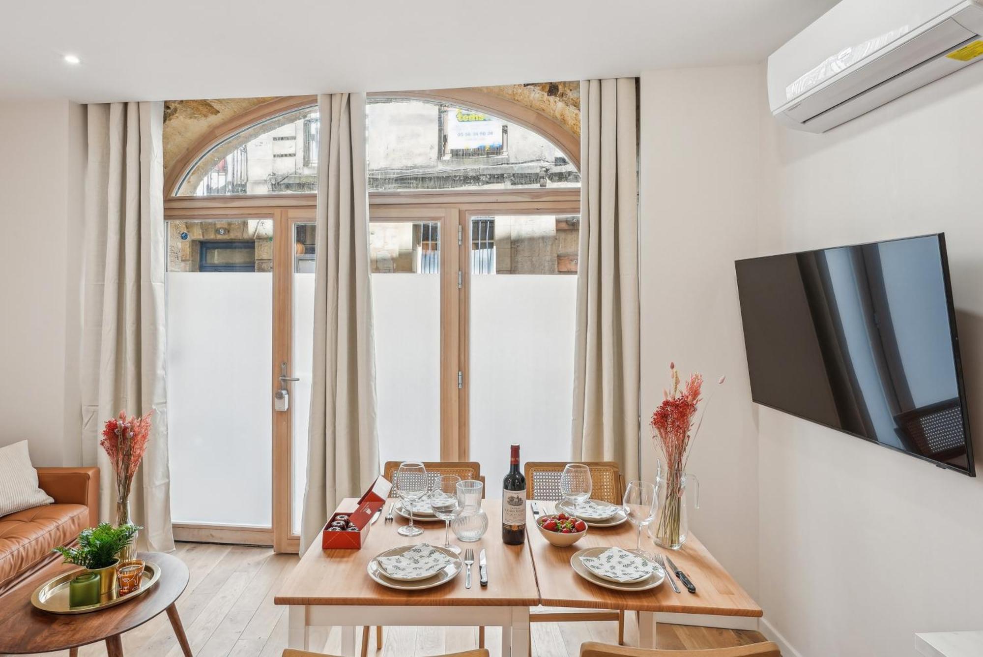 Lavie Maison Central & Hot Tub Bordeaux Bagian luar foto